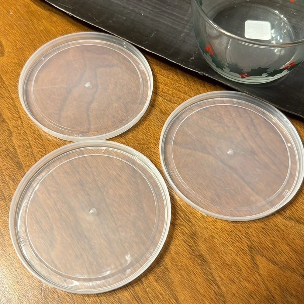 New Crate & Barrel Holly Leaf Lidded Bowls 16.5 oz Lot of 3 Christmas Tupperware
